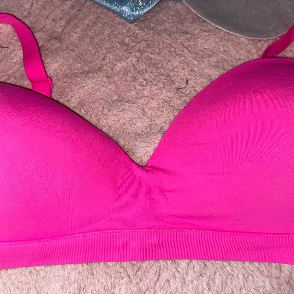 Maidenform Women’s Wireless Hot Pink Bra